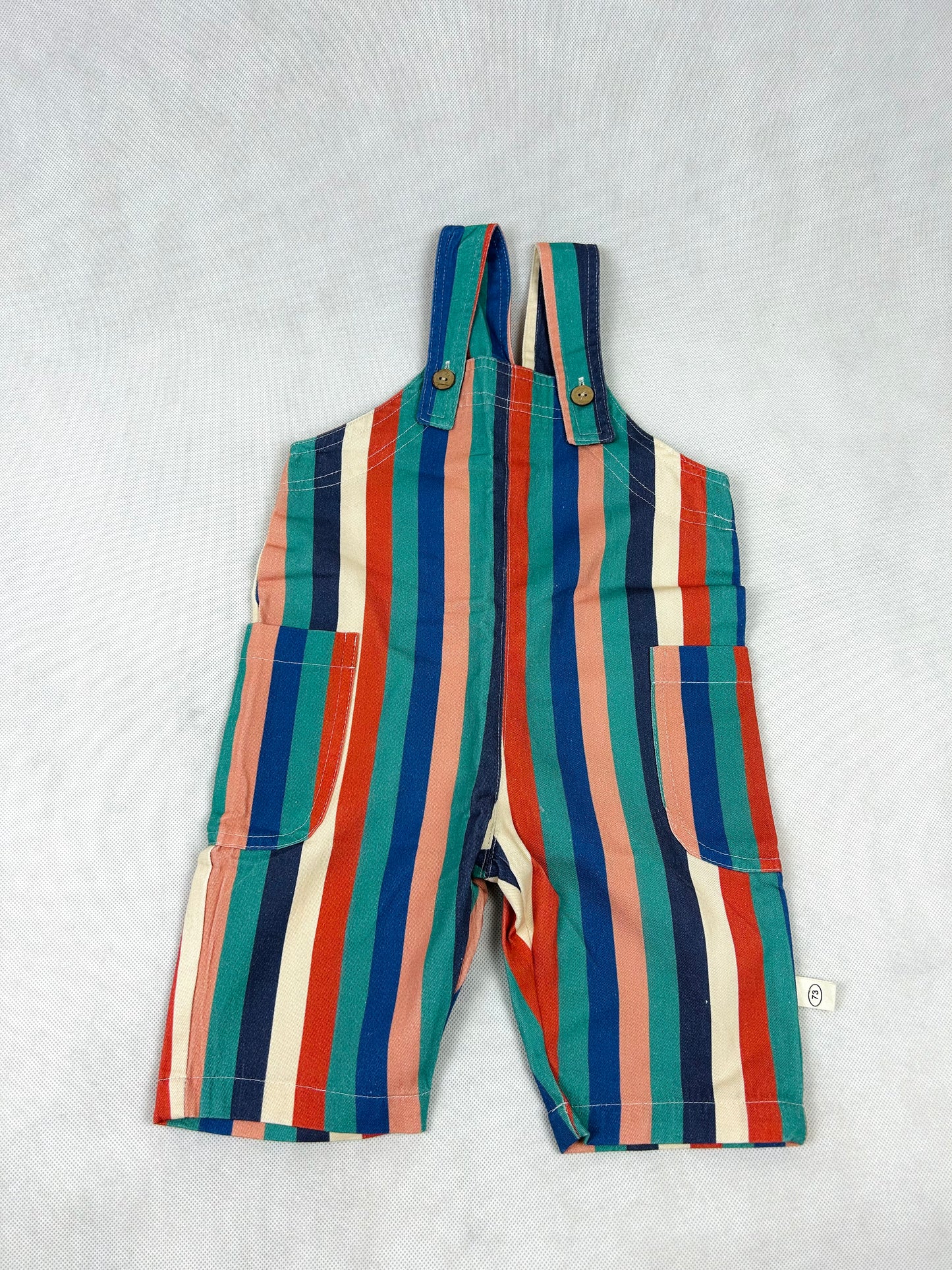 Pruhovaný viacfarebný overál