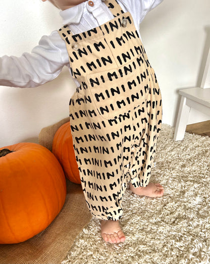 Mini béžový overál